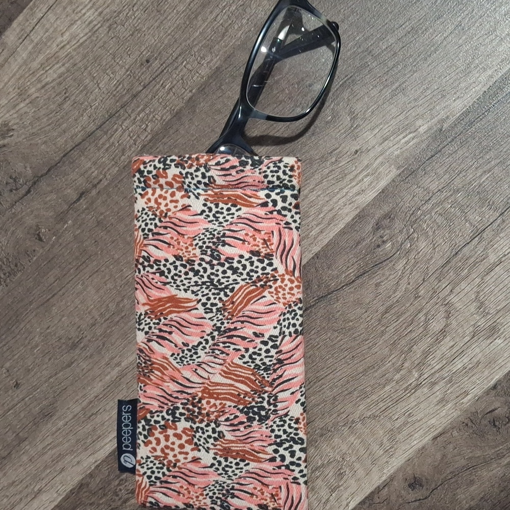 🔥Peepers Women's Wild Print Glasses Case - Orange and Black🔥